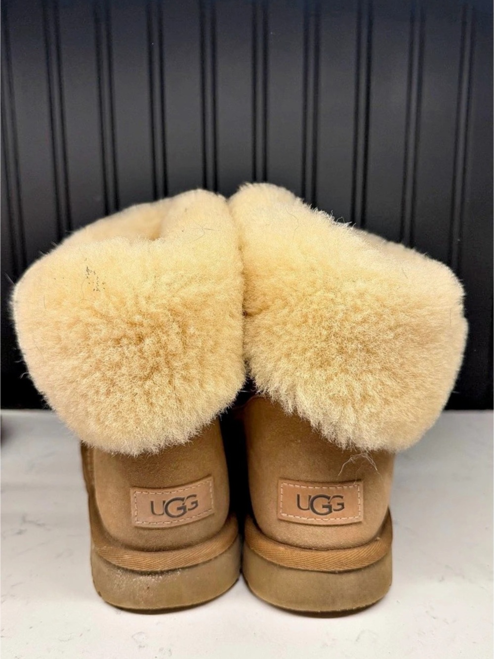 UGG Bailey Button II Sheepskin Boots Brown & Cream US 8